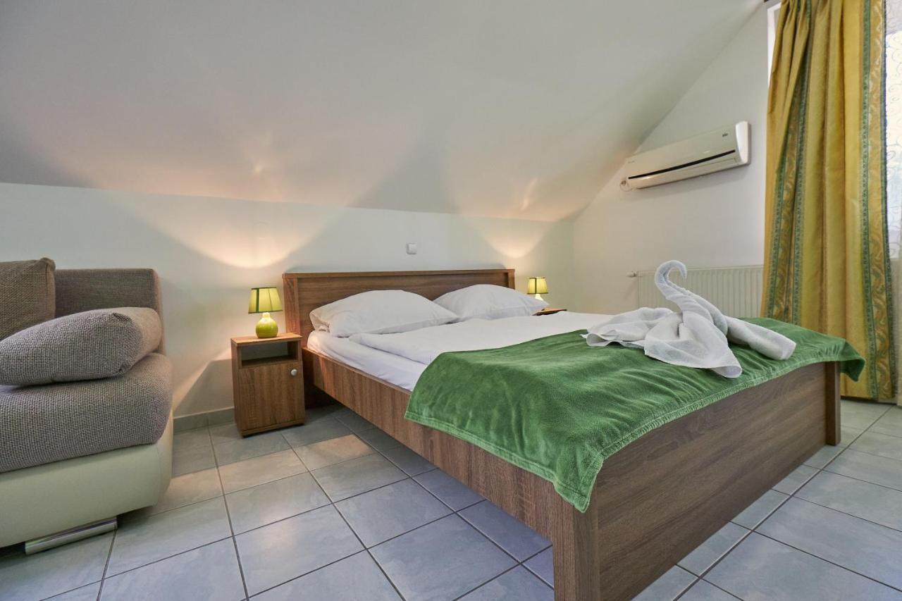 Amulett Studios Apartment Hajdúszoboszló Extérieur photo