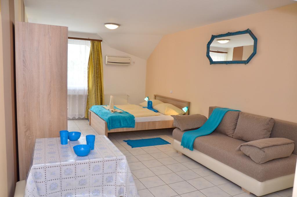 Amulett Studios Apartment Hajdúszoboszló Extérieur photo